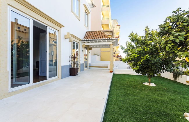 Chalet Estoril Luxury Apartments - Photo 40