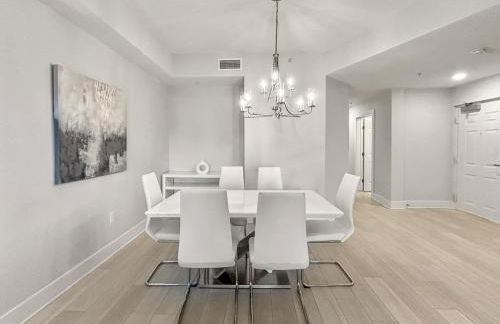 Family-Friendly 3-Bedroom Condo for 6 and 5 min to Disney - Photo 23