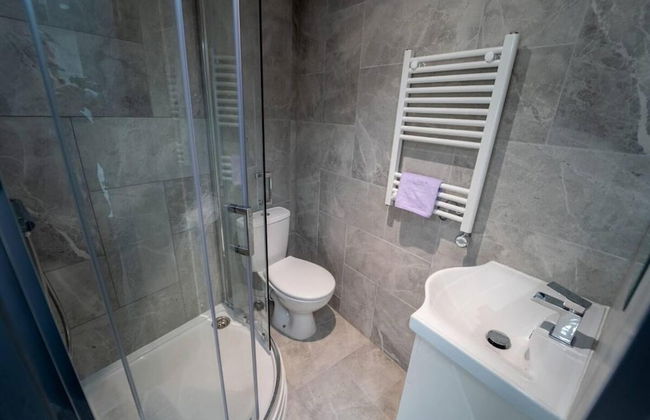 Spacious Comfortable Studio Near the University - Photo 23