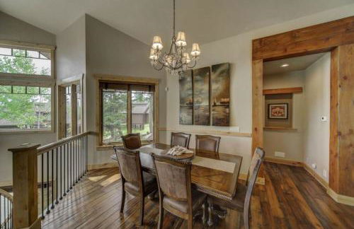 Bear Discovery Custom Tamarack Estate Home by Casago McCall - Donerightmanagement - Foto 18