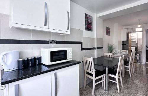 Chic Charming Classic 3bed w Ensuite - Pontypridd - Foto 31