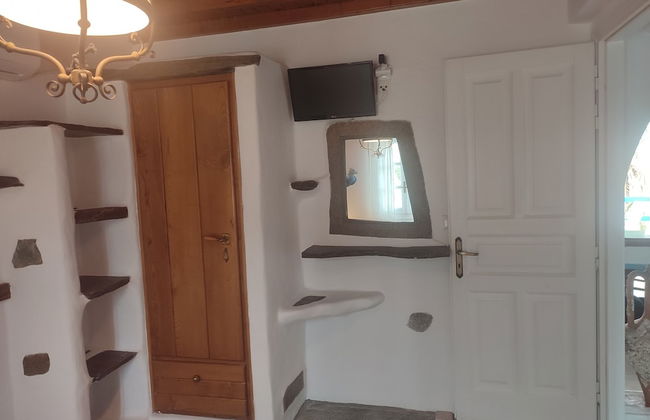 Ornos Beachside 2 Bd Stylish House - Photo 5