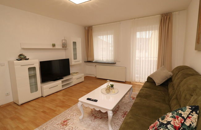 Stylish Apartment With Terrace - Photo 14