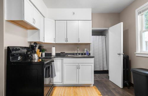 Roomy Central Hub, Games, Fire Pit & Downtown Fun - Foto 14