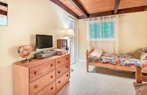 Conway Area Chalet with Mountain Views and Fire Pit! - Foto 15