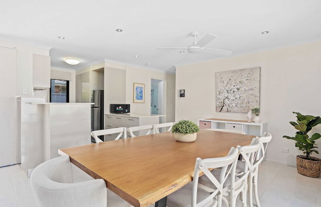 Relax at Riviera - Photo 4