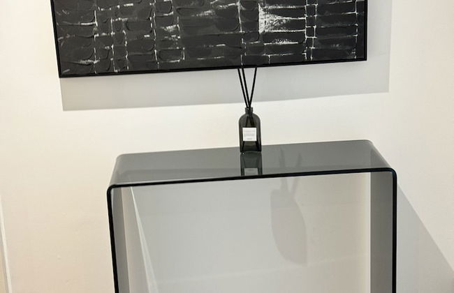 STUNNING 2 BED APARTMENT WITH PARKING - Foto 31