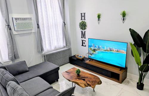 Newly Renovated 2B 2BA apt! mins to PATH & NY! - Foto 1