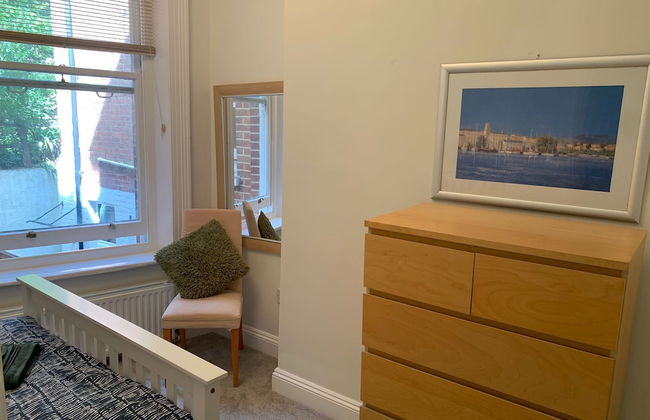 Beach Front 2-bed Apartment With Deck & BBQ - Foto 4