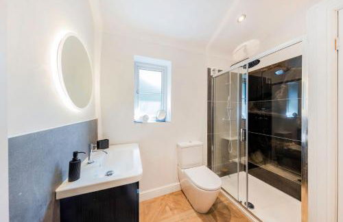 Greenwood House - Photo 17