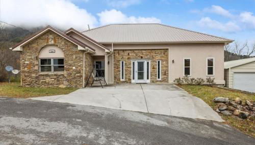 Spectacular Home w Hot Tub Fireplace Jacuzzi - Foto 2