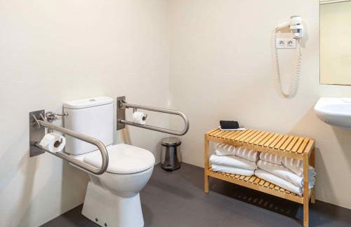 Suites Viena Plaza de España - Photo 70