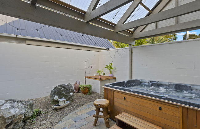 Hilltop Country Retreat with Seaviews - Foto 26