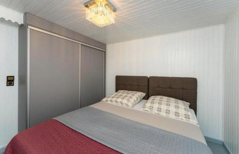 2 Bedroom Awesome Apartment In Rtina - Photo 12