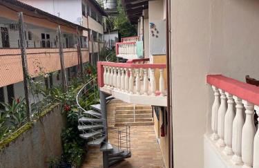 Entre Três Praias - Enseada 200m, Perequê Mirim 200m, Sta Rita 300m, Com Ar Condicionado e Churrasqueira - Foto 25