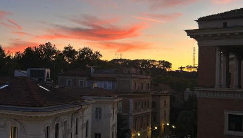 CBMC - Couldn't Be More Central - Foto 2