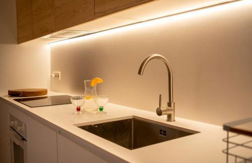 Design house with swimming pool near the sea - Photo 23