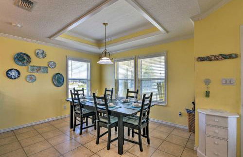 Walk to Galveston Beach Pet-Friendly Home with Deck - Foto 6