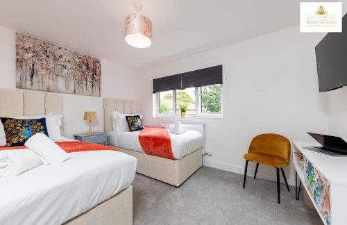 Contractors 3 Bed 2Bath House Free Off Street Parking for 2 Cars WiFi Stevenage Self Catering Sleeps 5 Guests By White Orchid Property Relocation - Foto 17