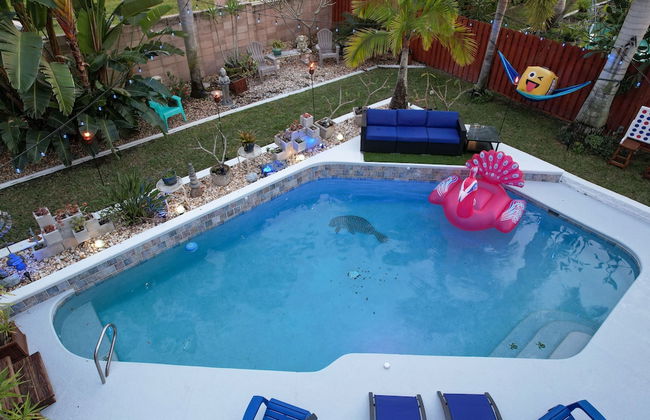 Urban Oasis W/hot Tub, Heated Pool And Private Movie Theater 2 Bedroom Home by RedAwning - Foto 46