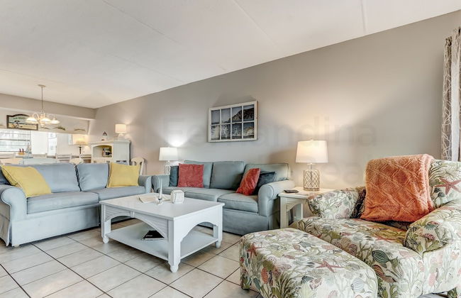 Spacious Oceanfront Condo, Easy Access to Private Fishing Pier by RedAwning - Foto 14