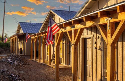 Miners Cabin #4 - King Bed - Private Balcony with Views - Foto 50