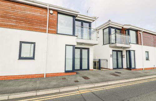 7 Marina View - Photo 2