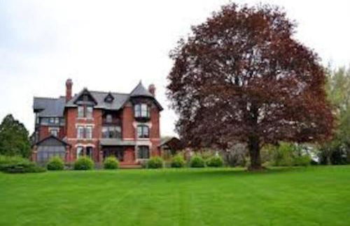 Mid-Century Style And Class In Quiet NE Location - Foto 37