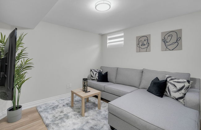 Beautiful House - On A Quiet Street - Photo 41