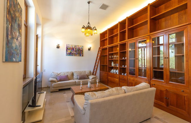 Art apartment in Mamila - Photo 1