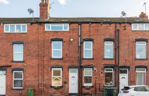 Spacious 2 Bedrooms House Near Leeds Centre, Free Parking, Ideal for Contractors & Long Stays - NordStay - Photo 19