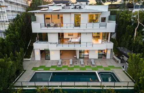 Ultra Luxury 5BR Beverly Hills Estate with Private Pool Spa and Canyon Views - Foto 35