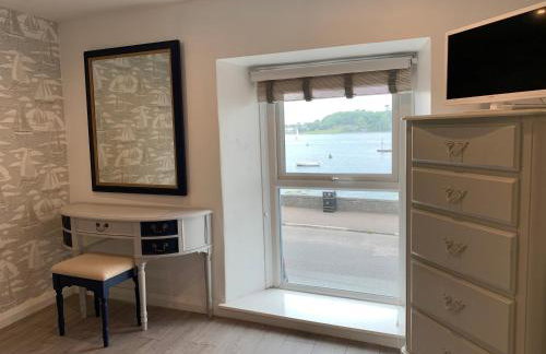 Portaferry Waterfront Townhouse with Hot Tub - Foto 16