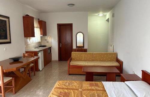 Delta Apartments - Photo 2