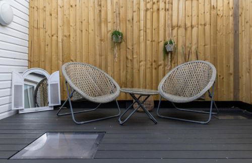 Lux Two Bedroom Home & Terrace in Stamford Centre - Foto 27