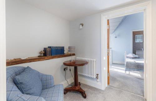 The Old Abbey Farmhouse - Stay at Quarr Abbey Monastery - Pet-Friendly Farmhouse with History & Countryside Views, surrounded by woodland & nature - Photo 23