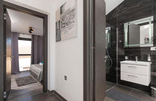 Villa Ampla with heated wellness pool near Poreč - Foto 19