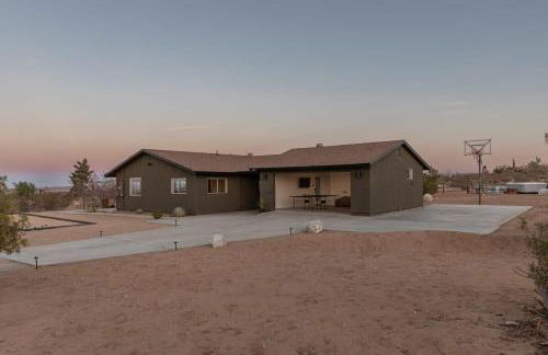Dagger Tree Oasis l Integratron 5Bed and Cowboy Pool - Foto 64