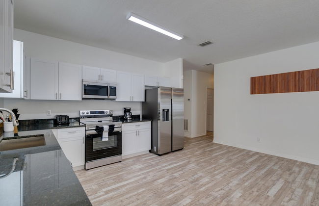 5/3 Pool Home Located in Sunset Ridge Community! - Foto 6