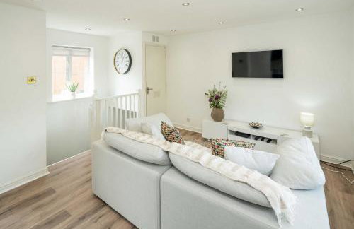 Loughton Hideaway: Cozy 1BD Near Tube & Nature - Foto 14