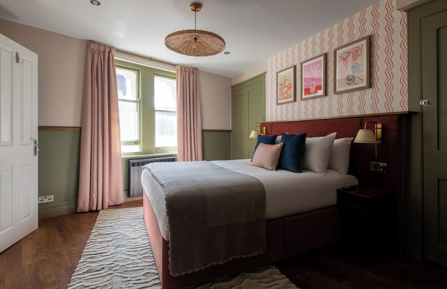 Round House Apartments - Photo 17