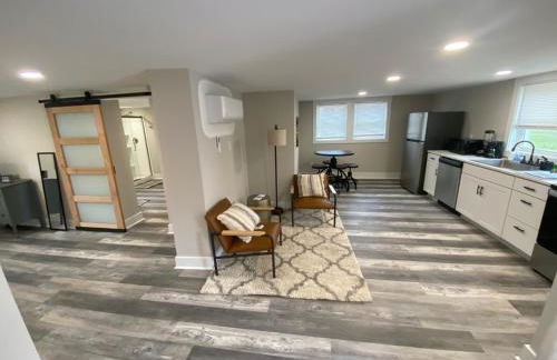 Newly Renovated Lincolnton Downtown Rail Trail Apartment - Walk to Main St - Foto 7