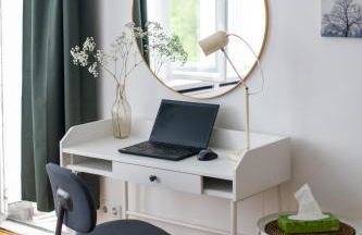 KAISER 02 by ROCKCHAIR Apartments l SUPERHOST Status l 3 Bedrooms Boxspringbeds 2 Bathrooms l Cozy Family & Business Flair 155 sqm 3 Balcony 2nd Floor Elevator up to 10 guests welcomes you! - Foto 60