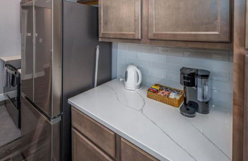 Walnut Hills, 5min to UC, Sleeps 7ppl, Lux Beds, Smart TVs - Foto 32