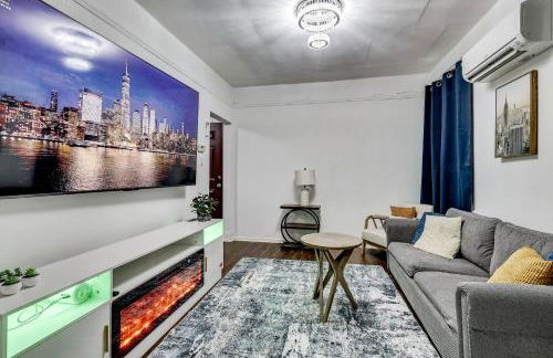 Walk to Public Transit! Pet-Friendly Lodi Apt - Foto 1