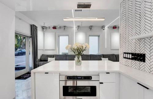 Versace Mansion Neighbor (Floor 1) Sleeps 9 - Foto 12