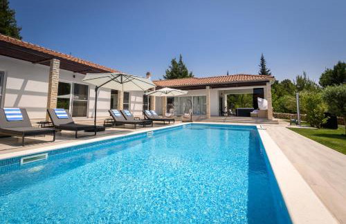 Villa Stella - heated pool, jacuzzi & sauna - Foto 57