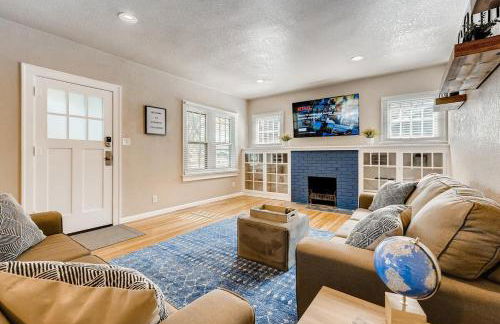 Olympic House Downtown w Hot Tub Fire pit & BBQ - Foto 11