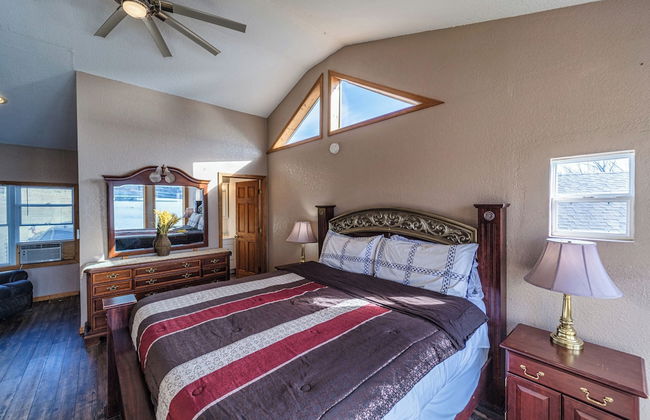 Redbud Retreat Amenity-filled Waterfront Home! - Photo 12