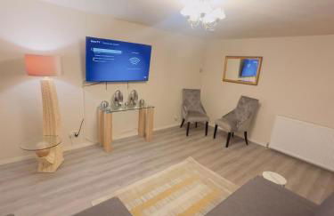 Modern & Cosy 3 Bedroom Inverkeithing home- Ideal for Edinburgh Dunfermline & St Andrews with Free Parking - Foto 23